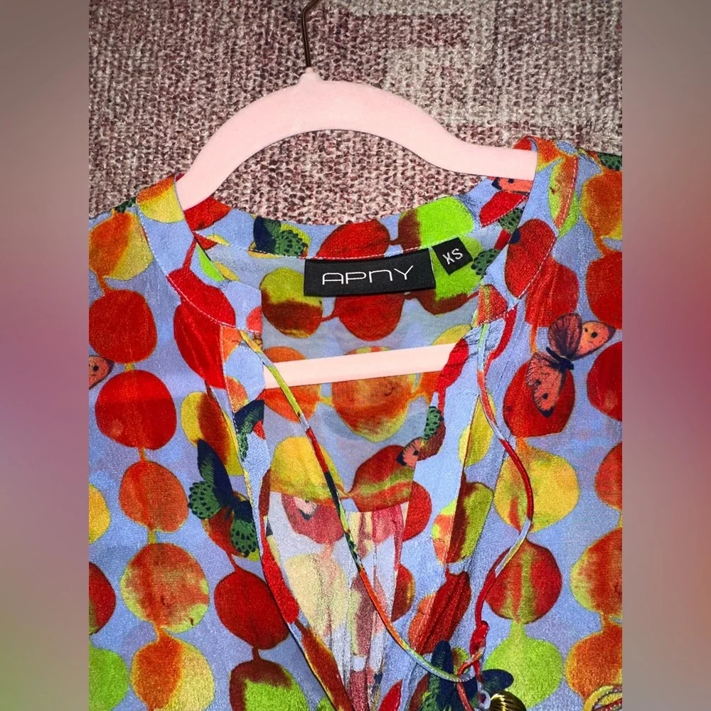 APNY polka dot butterfly 3/4 bell sleeve v neck vibrant flowy top XS